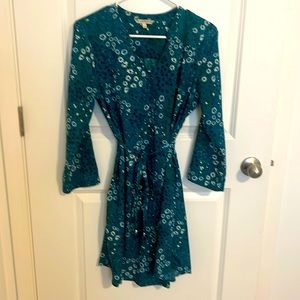 Beautiful, green and floral dress with tie